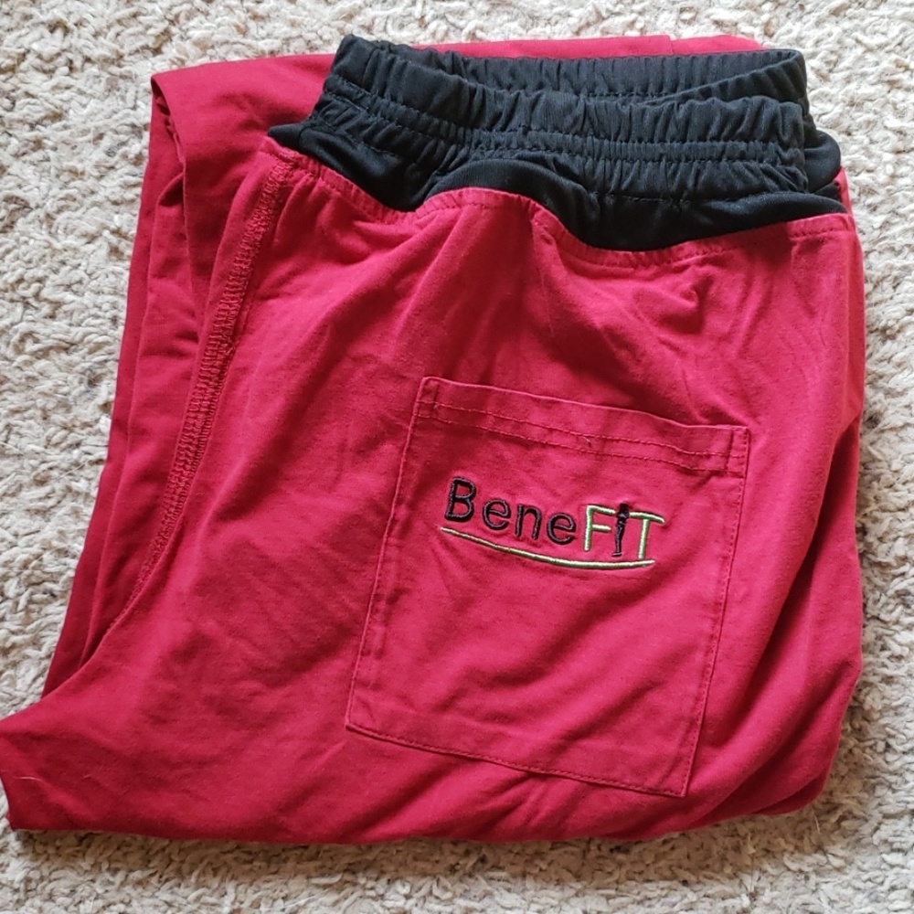 Benefit Scrub Bottom